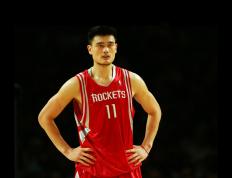 浓眉谦逊发言冲上热搜，本菲卡闪耀欧战夜引爆圈内话题